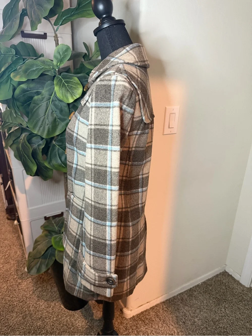 GAP Plaid Toggle Coat – Women’s XS | Cozy Wool Blend | Fall Essential 🍂